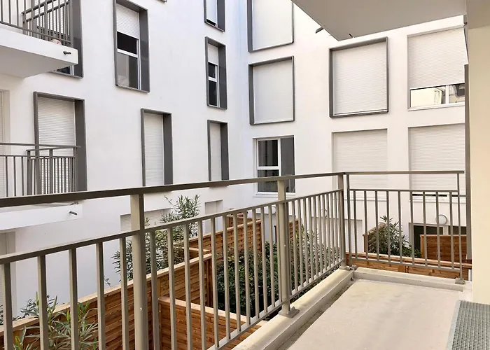 Apartament Boileau - T2 Avec 1 1 Salle De Bain *